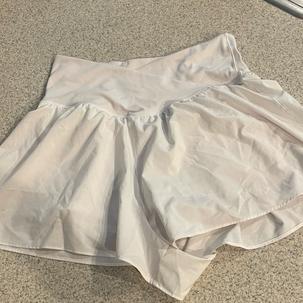 Offline by aerie criss cross white shorts